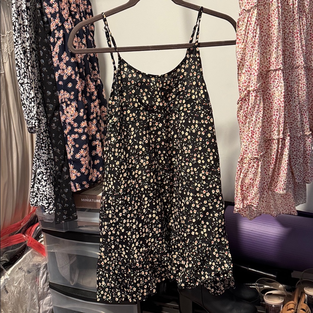 Floral and Patterned rompers Collection - Picture 5 of 6